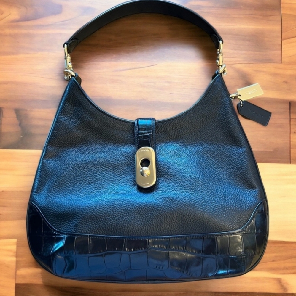 COACH pebbled leather NWOT shoulder/crossbody bag